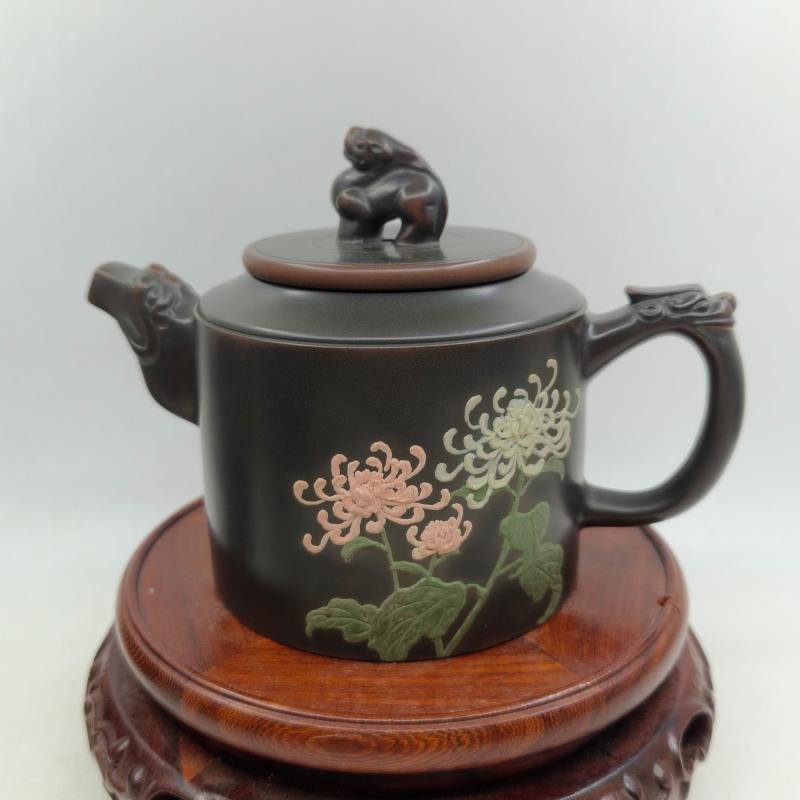 Handmade Nixing clay teapot, Heritage Dragon style - collector teapot from Qinzhou, China