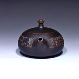 Handmade Nixing clay teapot, Guifei style - artisan pottery from Qinzhou, China