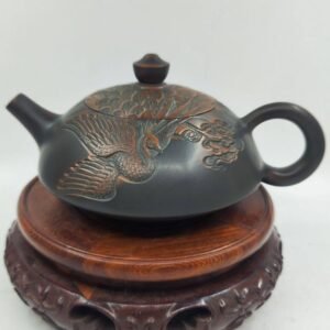 Handmade Nixing clay teapot, Flying-Saucer style - artisan pottery from Qinzhou, China