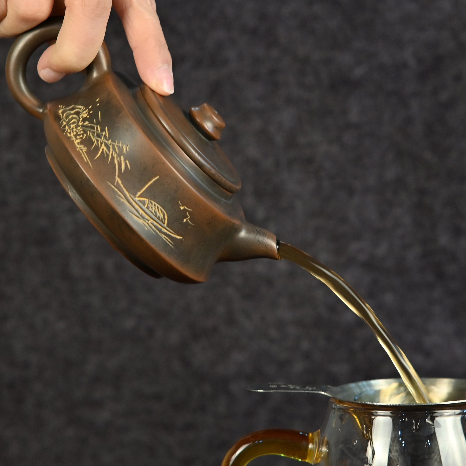 Handmade Nixing clay teapot, Zhou Pan Line-Engraved style - artisan pottery from Qinzhou, China