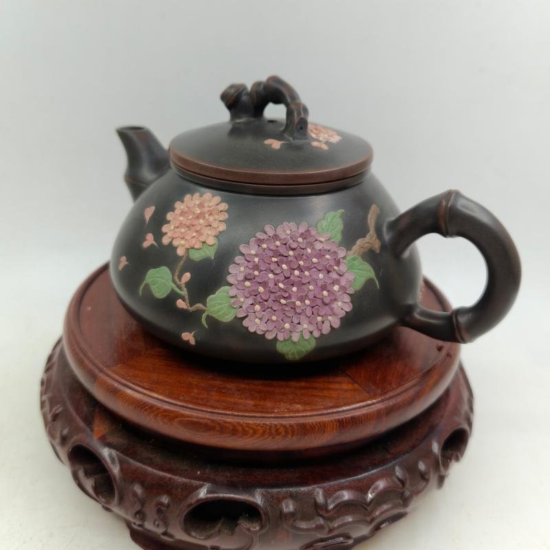 Hand-carved Nixing clay teapot, Bamboo style - product detail view 2
