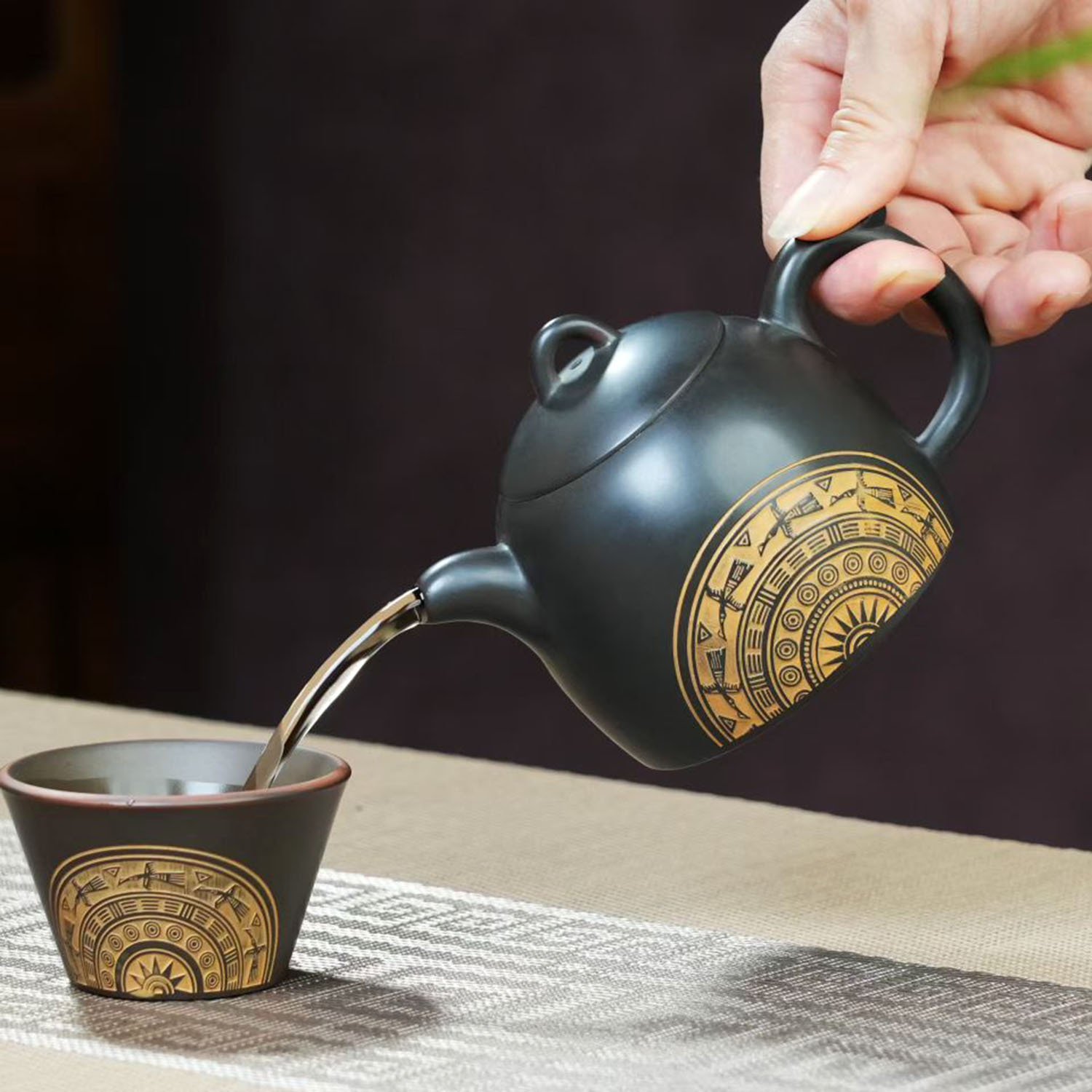 Hand-carved Nixing clay teapot set, Qin Quan style - product detail view 2