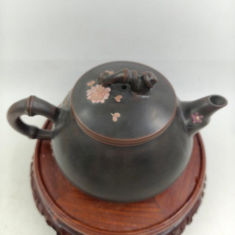Hand-carved Nixing clay teapot, Bamboo style - product detail view 3