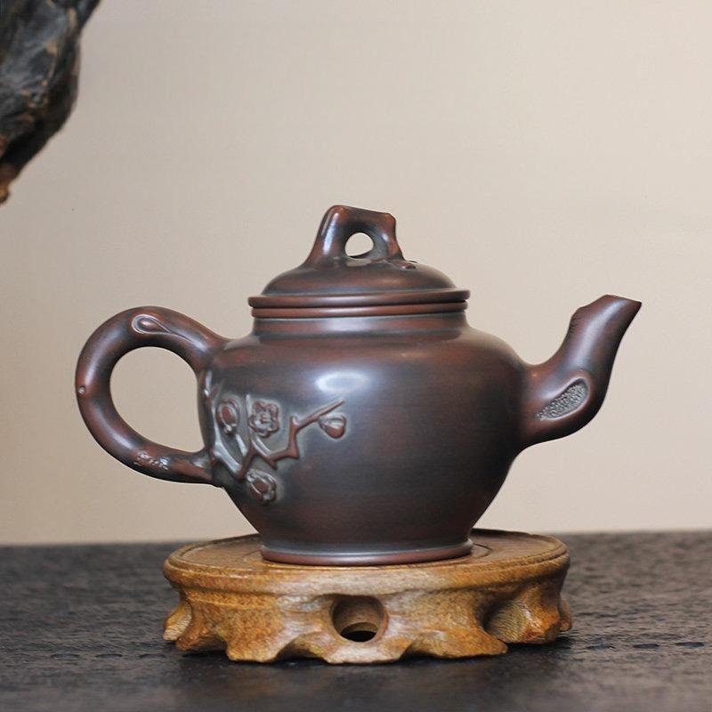 Hand-carved Nixing clay teapot, Vintage Calligraphy style - product detail view 3