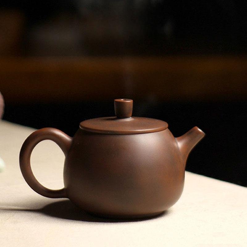 Hand-carved Nixing clay teapot, Plain Barrel of Gold style - product detail view 4