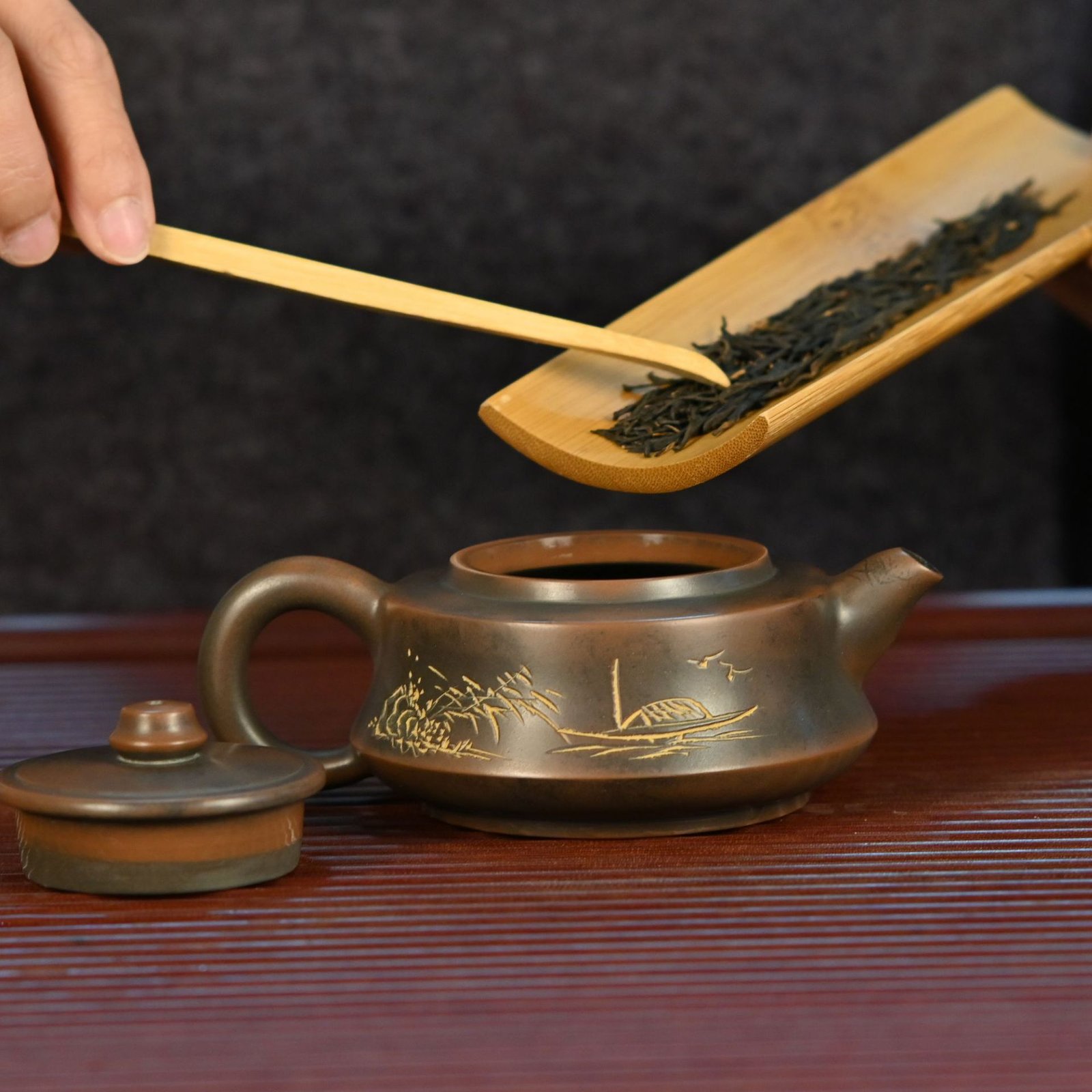 Hand-carved Nixing clay teapot, Zhou Pan Line-Engraved style - product detail view 3