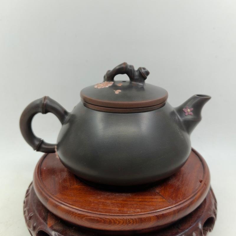 Hand-carved Nixing clay teapot, Bamboo style - product detail view 4